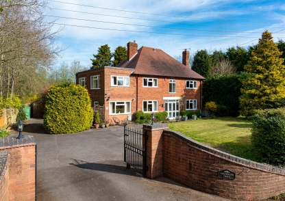 Coachmans Croft, Shop Lane, Oaken, Wolverhampton, WV8 2AX
