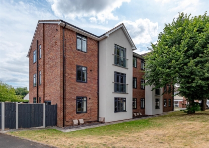 8 Thorsten House, Rees Drive, Wombourne