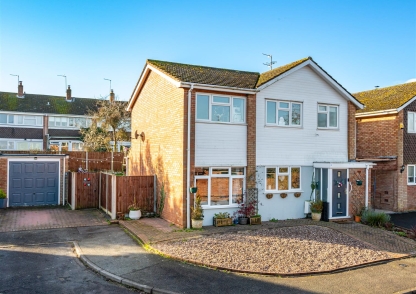 30 Bromley Gardens, Codsall, Wolverhampton, WV8 1BE